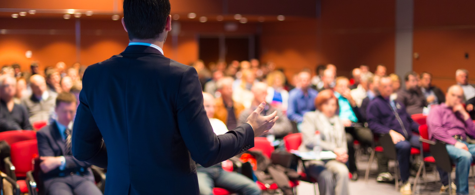 TALLERES Y CONFERENCIAS