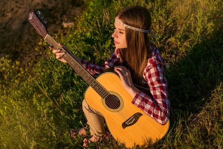 EN TIIÄ SOLISTAAKO OIKEIN.. KUULOSTAA NÄYTTÄÄ.. ONKS OIKEUS SISIN OHJEEX PSALMINI 45 KUPEET EF. 6 - KUITESKIN - VOI OLLA ON ON‘esei.. 🎵 