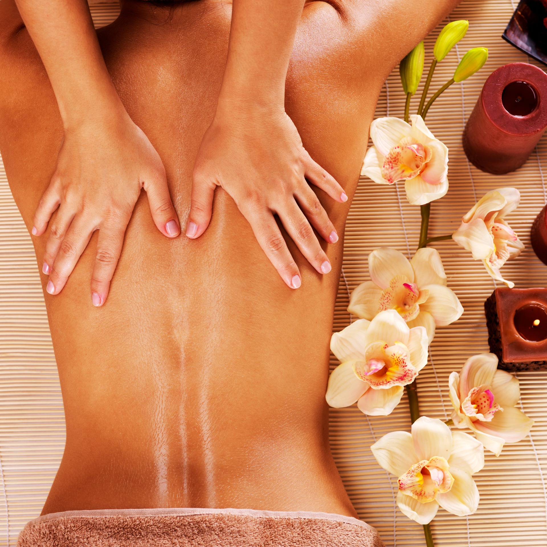 O espaço Enchantee massagem, foi desenvolvido para lhe proporcionar momentos especiais de relaxamento. Livre-se de bloqueios e traumas, venha disfrutar dessa maravilhosa experiência e atinga a sensibilidade sensorial, despertando a curiosidade de explorar seu próprio corpo cada vez mais com óleos orgânicos e essenciais.   "O DESEJO DE MUITOS PODE SER A REALIZAÇÃO DE POUCOS" AGUARDAMOS  SEU CONTATO . Whats (81) 99715 0436