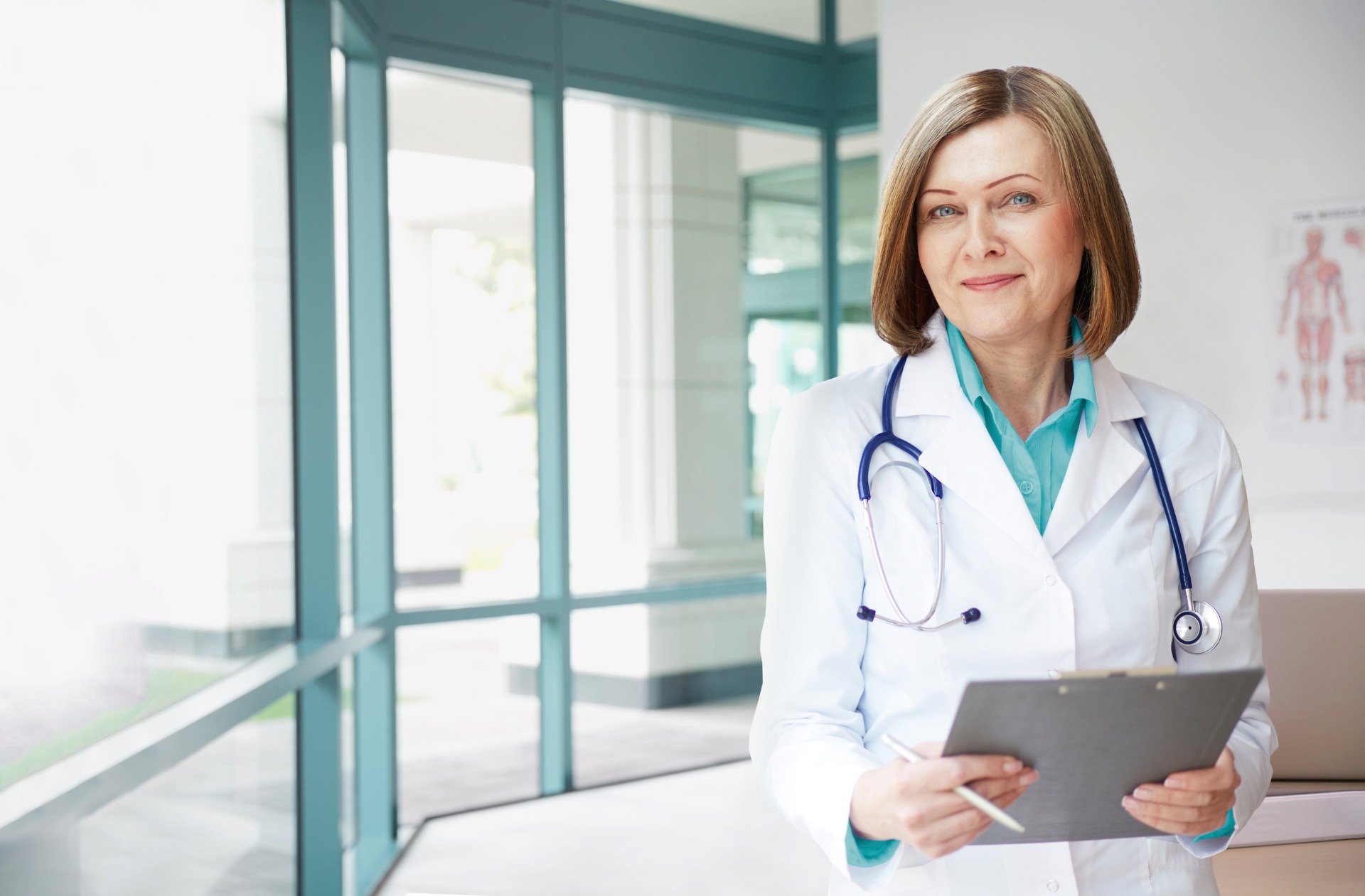 Hoitotyön suomea, Finnish for nurses: Patient interaction (Potilastyö): Miten tervehditään, kysytään vointia tai kerrotaan, mitä tehdään seuraavaksi "Miten voit tänään?", "Mittaaanko sun verenpaineen?"