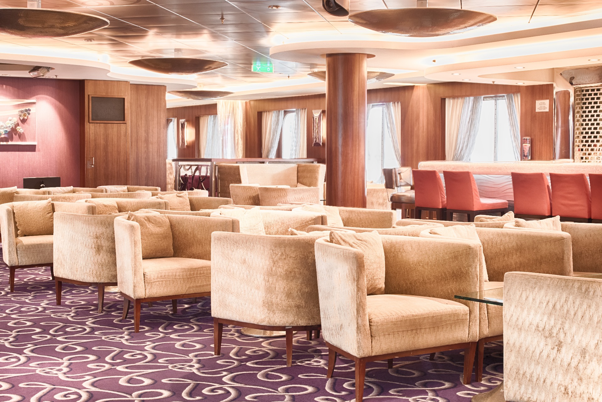 Elegáns szállodabelső minimális információ kiírással