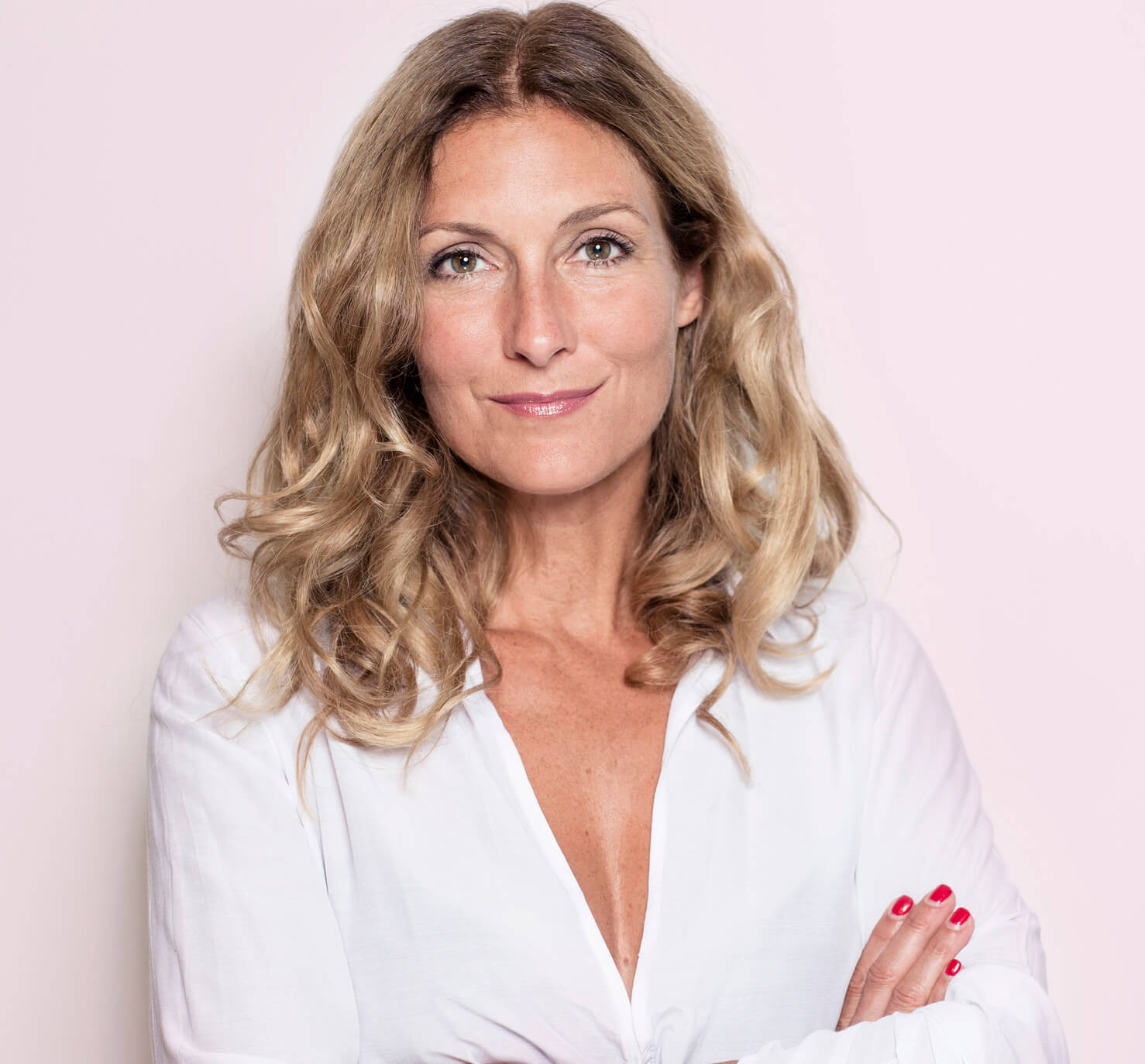 Arc, kéz, fiatalítás